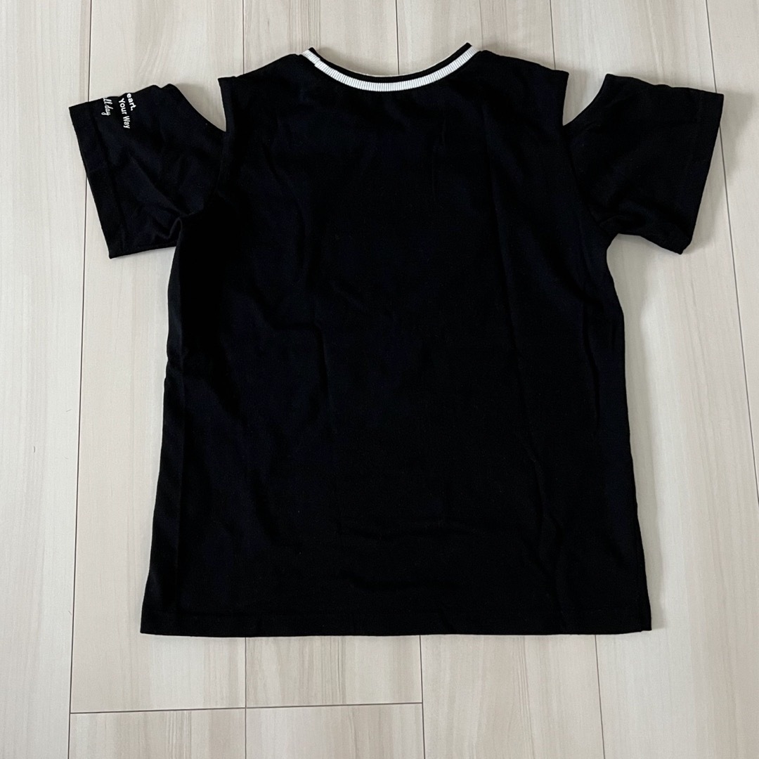 肩開き　Tシャツ キッズ/ベビー/マタニティのキッズ服女の子用(90cm~)(Tシャツ/カットソー)の商品写真