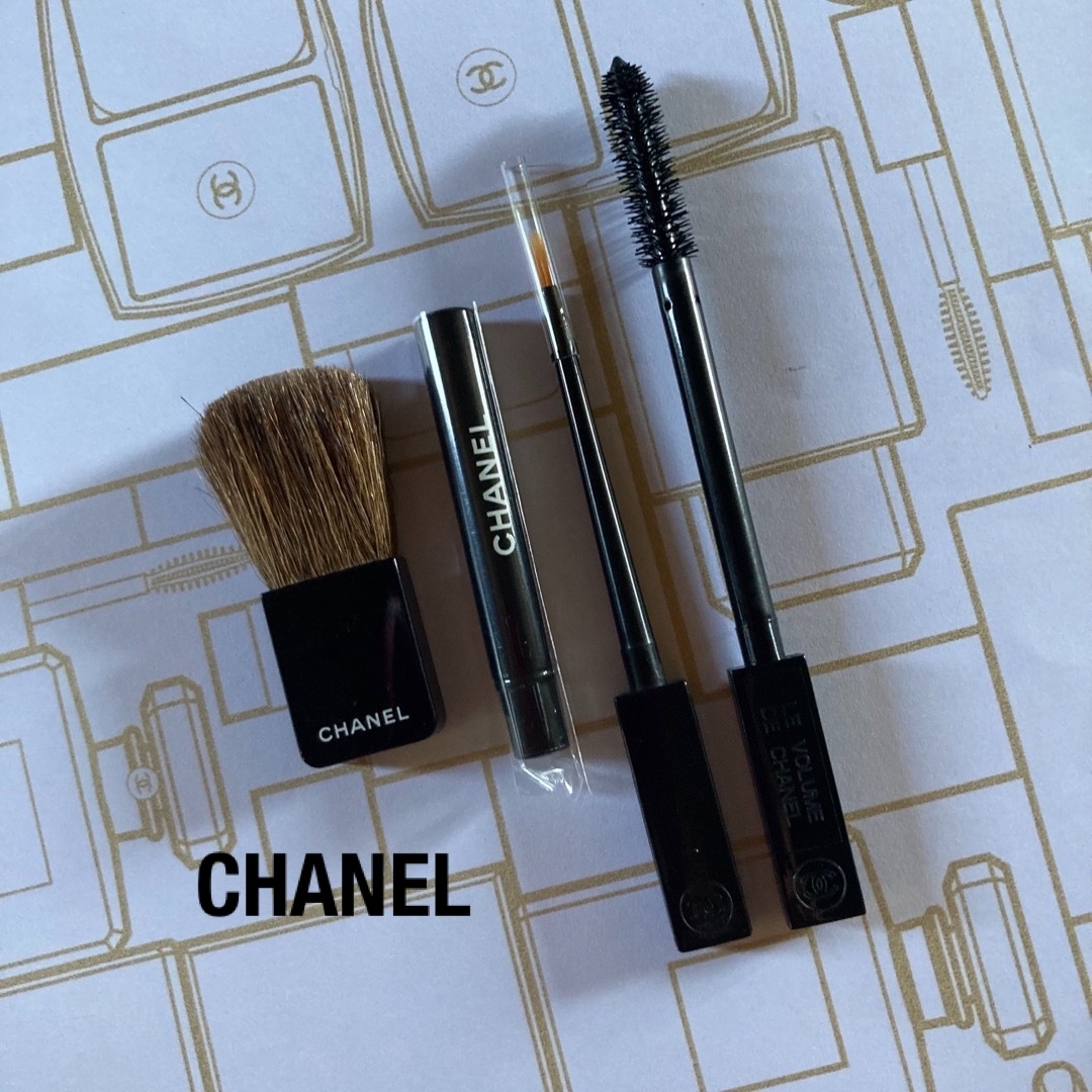 CHANEL(シャネル)のCHANEL メークブラシ❤︎4本set❤︎ノベルティ コスメ/美容のメイク道具/ケアグッズ(ブラシ・チップ)の商品写真