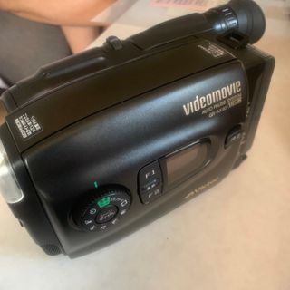 希少美品動作品 Victor VHS-C ビデオカメラ GR-AX90