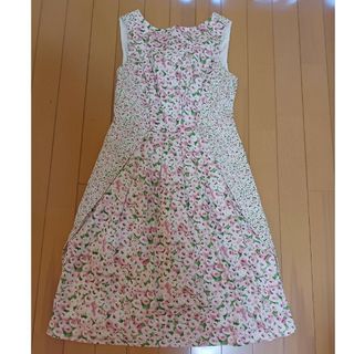 タルボット(TALBOTS)のTALBOTS  タルボットの花柄ワンピース(ひざ丈ワンピース)