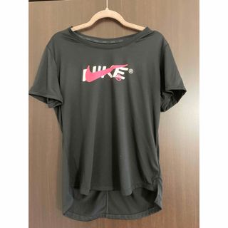 ナイキ(NIKE)の新品未使用　NIKE  スポーツウェア　半袖　Tシャツ(Tシャツ(半袖/袖なし))