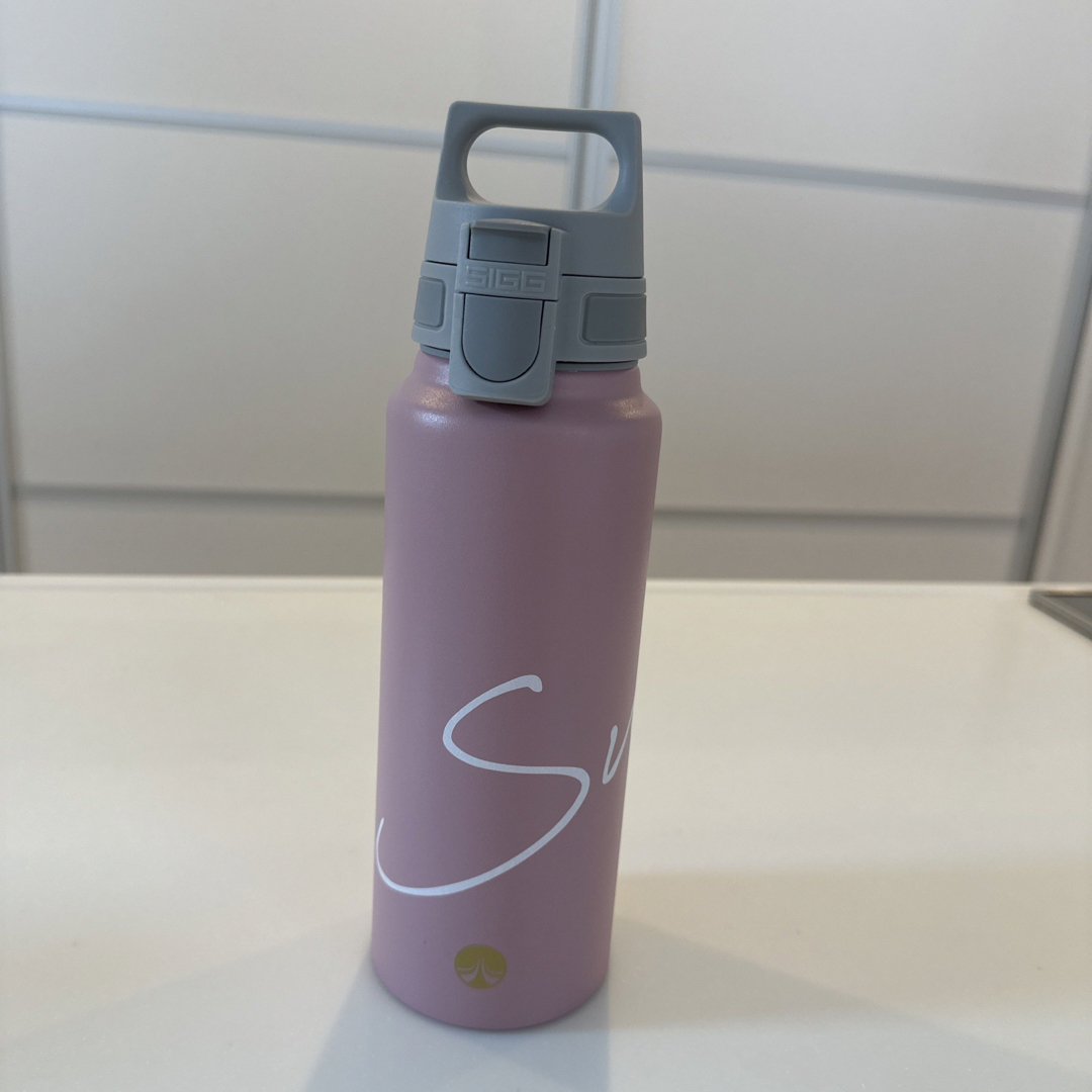 SIGG(シグ)のLAVA SIGG 水素ボトル  スポーツ/アウトドアのトレーニング/エクササイズ(ヨガ)の商品写真