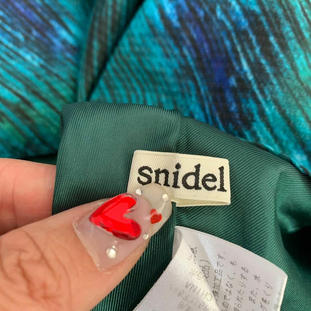 SNIDEL(スナイデル)のsnidel スナイデル　フレアスカート　総柄スカート　Fサイズ　グリーン レディースのスカート(ミニスカート)の商品写真