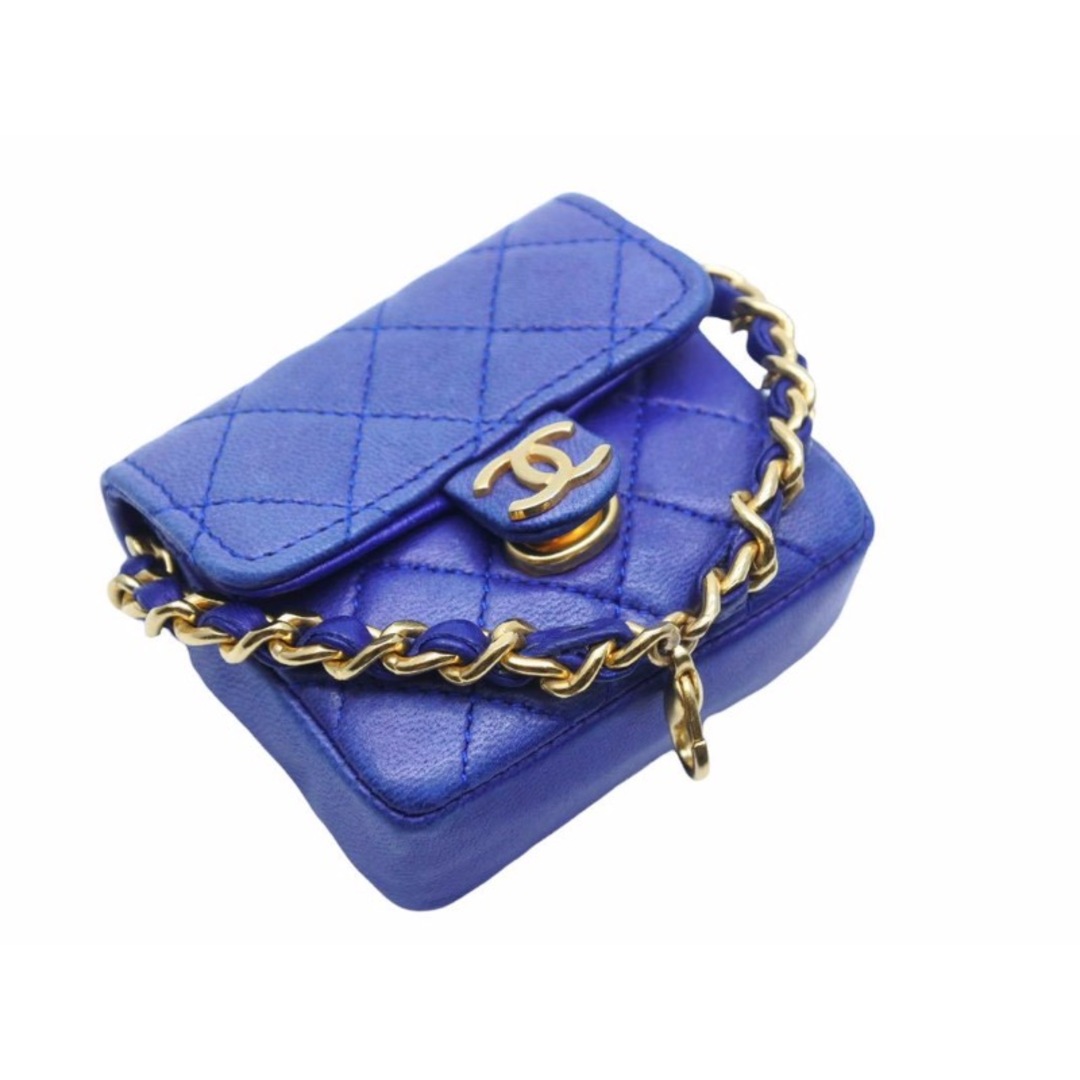 CHANEL(シャネル)のCHANEL シャネル ヴィンテージ ミニミニマトラッセ ポーチ ラムスキン ブルー ゴールド金具 中古 52443 レディースのファッション小物(ポーチ)の商品写真