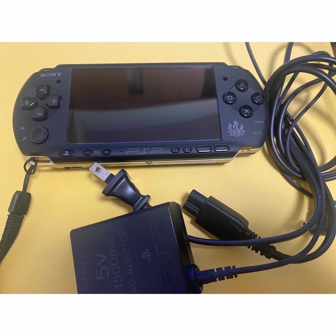 SONY(ソニー)のモンスターハンターポータブル 3rd PSP-3000MHB エンタメ/ホビーのゲームソフト/ゲーム機本体(携帯用ゲーム機本体)の商品写真