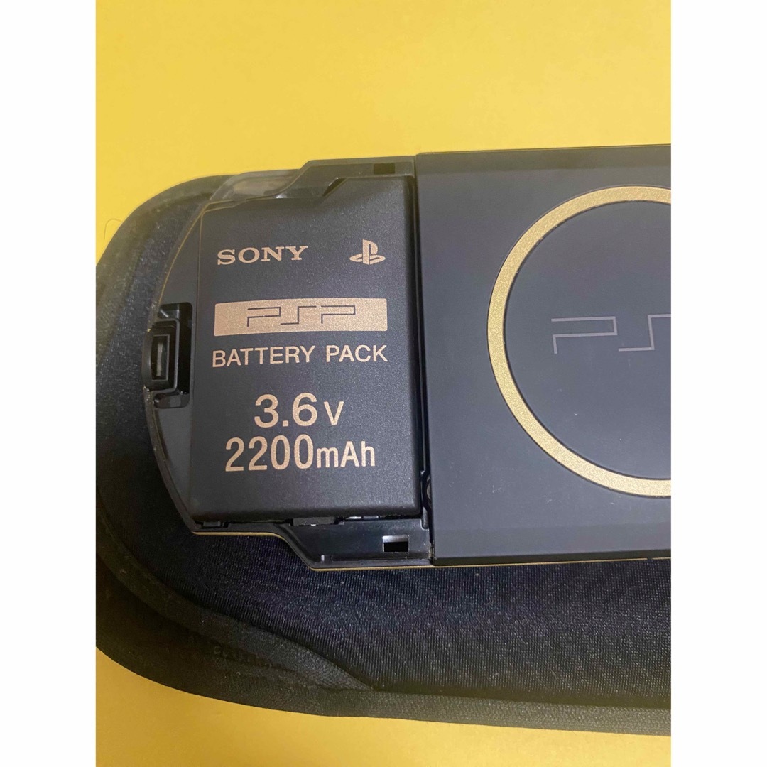 SONY(ソニー)のモンスターハンターポータブル 3rd PSP-3000MHB エンタメ/ホビーのゲームソフト/ゲーム機本体(携帯用ゲーム機本体)の商品写真