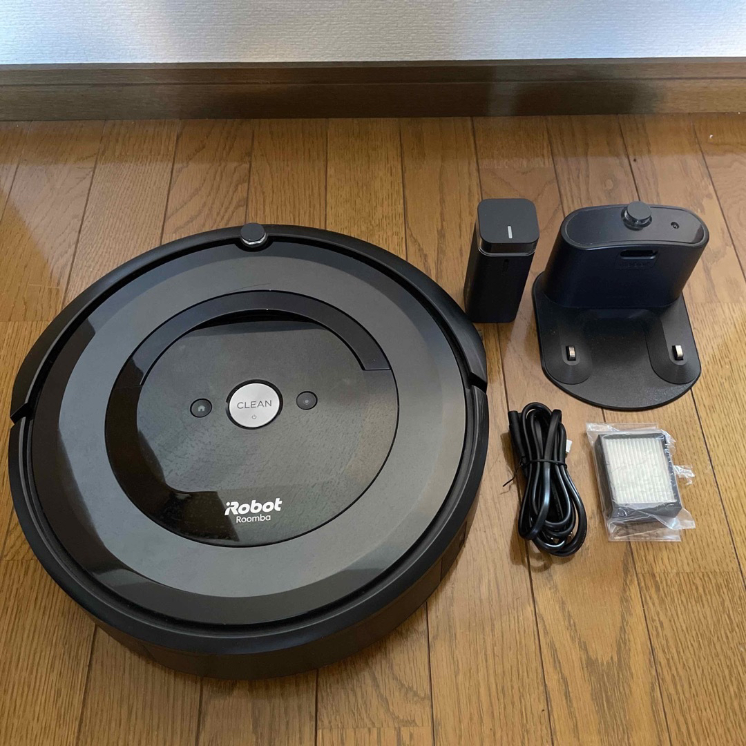 iRobot(アイロボット)の【値下】【美品】iRobot ルンバ e5 スマホ/家電/カメラの生活家電(掃除機)の商品写真