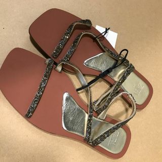 ザラ(ZARA)の40348 　ZARA　フラットサンダル　ブラウン×ゴールド　37(サンダル)