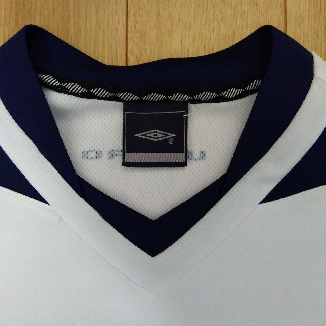 UMBRO(アンブロ)のUMBRO　Tシャツ　ホワイト、ネイビー メンズのトップス(Tシャツ/カットソー(半袖/袖なし))の商品写真