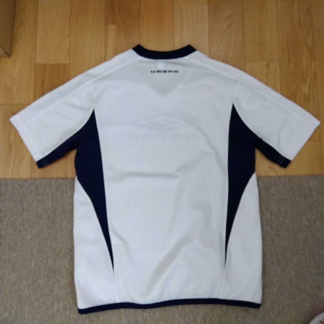 UMBRO(アンブロ)のUMBRO　Tシャツ　ホワイト、ネイビー メンズのトップス(Tシャツ/カットソー(半袖/袖なし))の商品写真