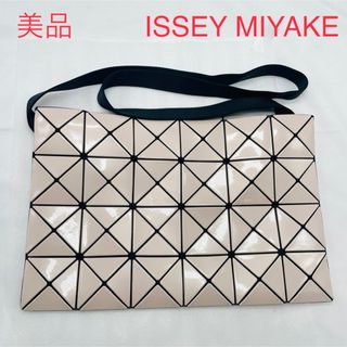 新品ISSEY MIYAKE　ブラック　ショルダーバッグ ハンドバッグ  肩掛け