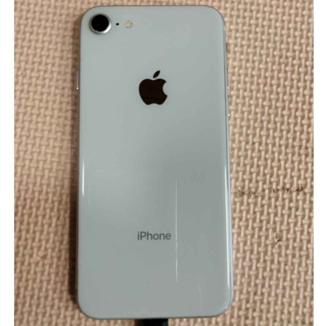 iPhone(アイフォーン)のiPhone8 スマホ/家電/カメラのスマートフォン/携帯電話(スマートフォン本体)の商品写真