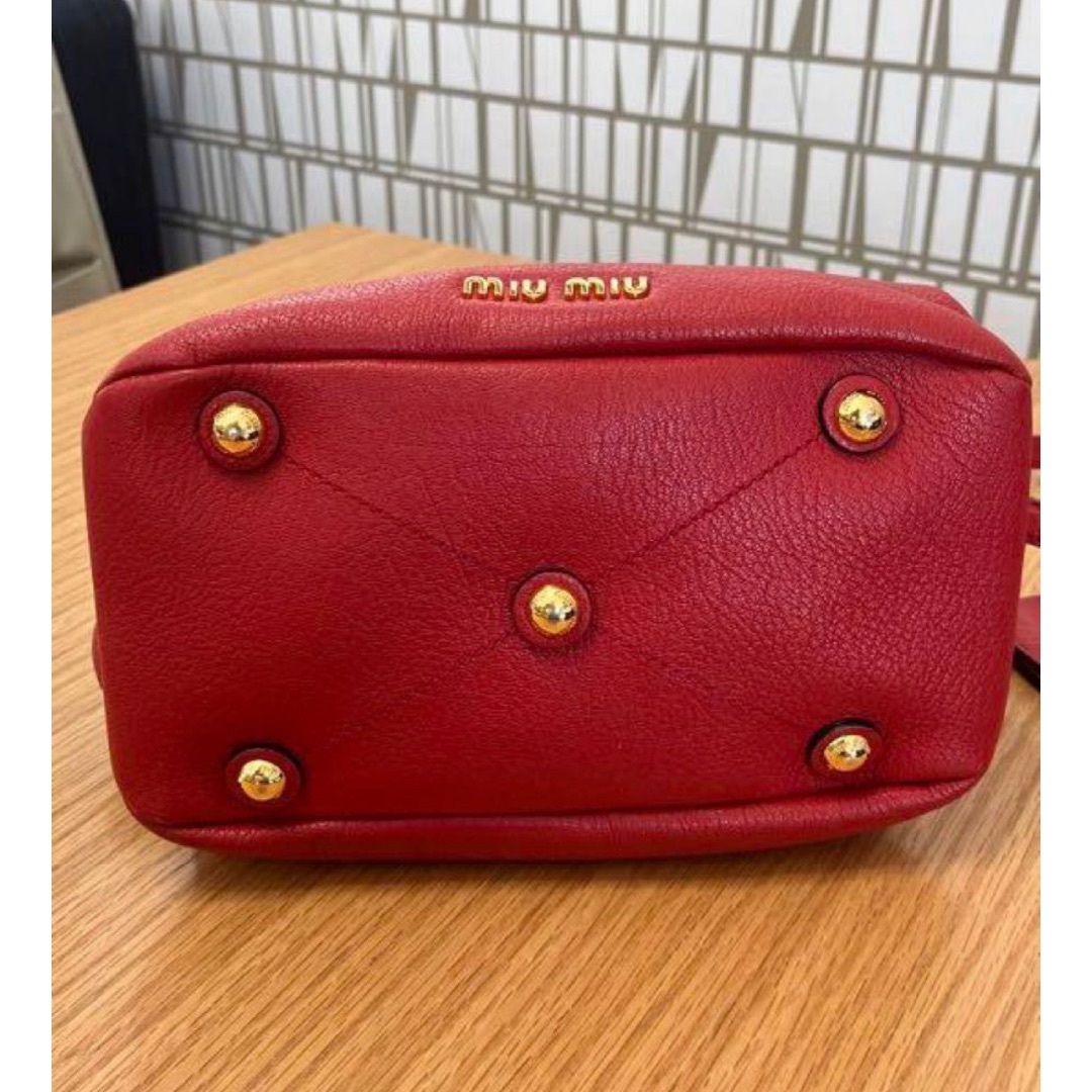 【美品】【定価￥135,000】miumiu マドラス2W