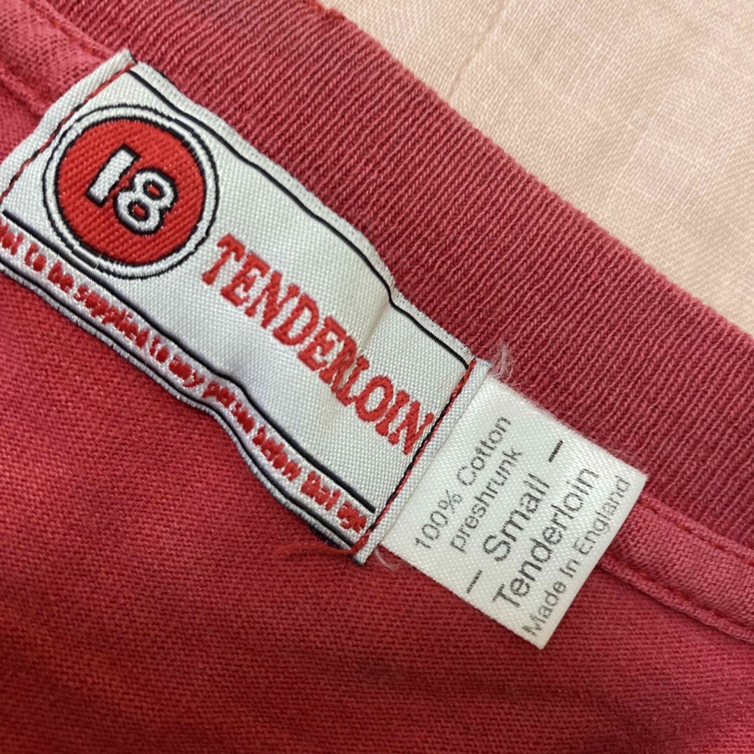TENDERLOIN(テンダーロイン)のテンダーロイン　イングランド製　赤　胸ポケット　Tシャツ　S メンズのトップス(Tシャツ/カットソー(半袖/袖なし))の商品写真