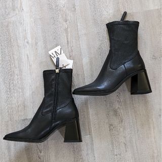 ZARA   ZARA レザーヒール アンクルブーツ サイズ ブラックの