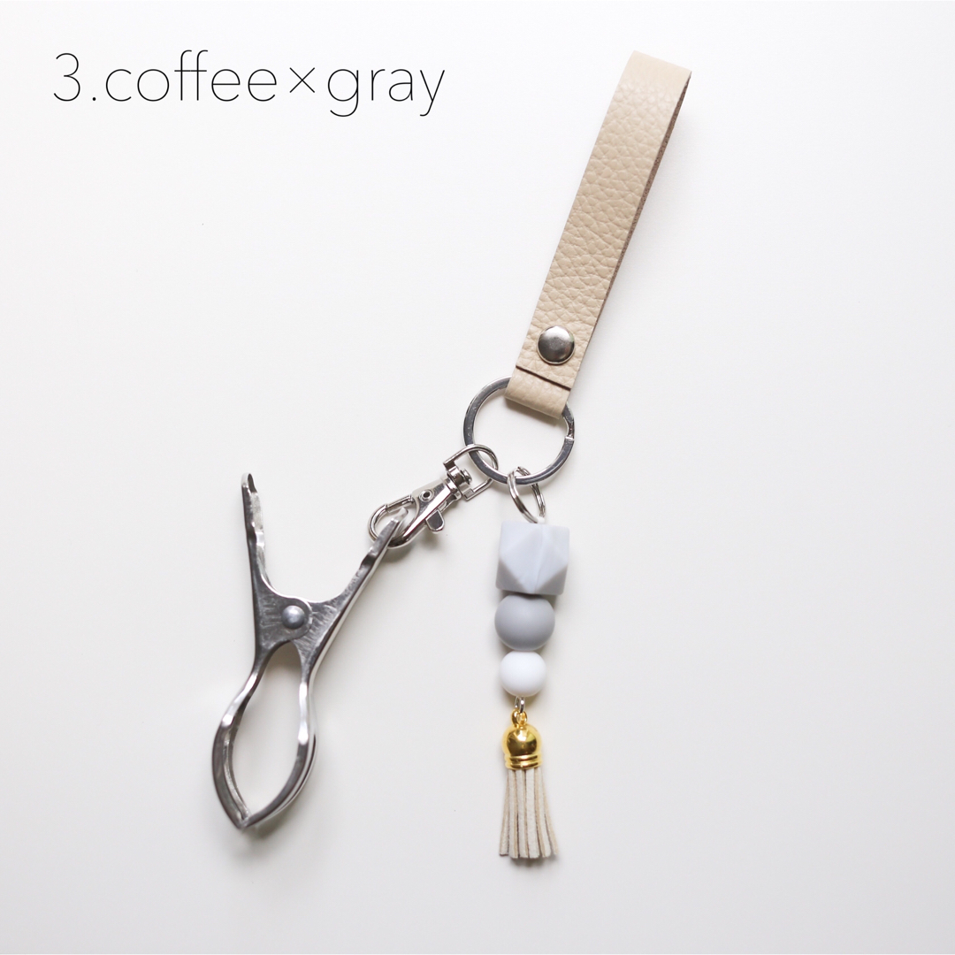 シューズクリップ　本革　coffee×gray ハンドメイドのキッズ/ベビー(外出用品)の商品写真