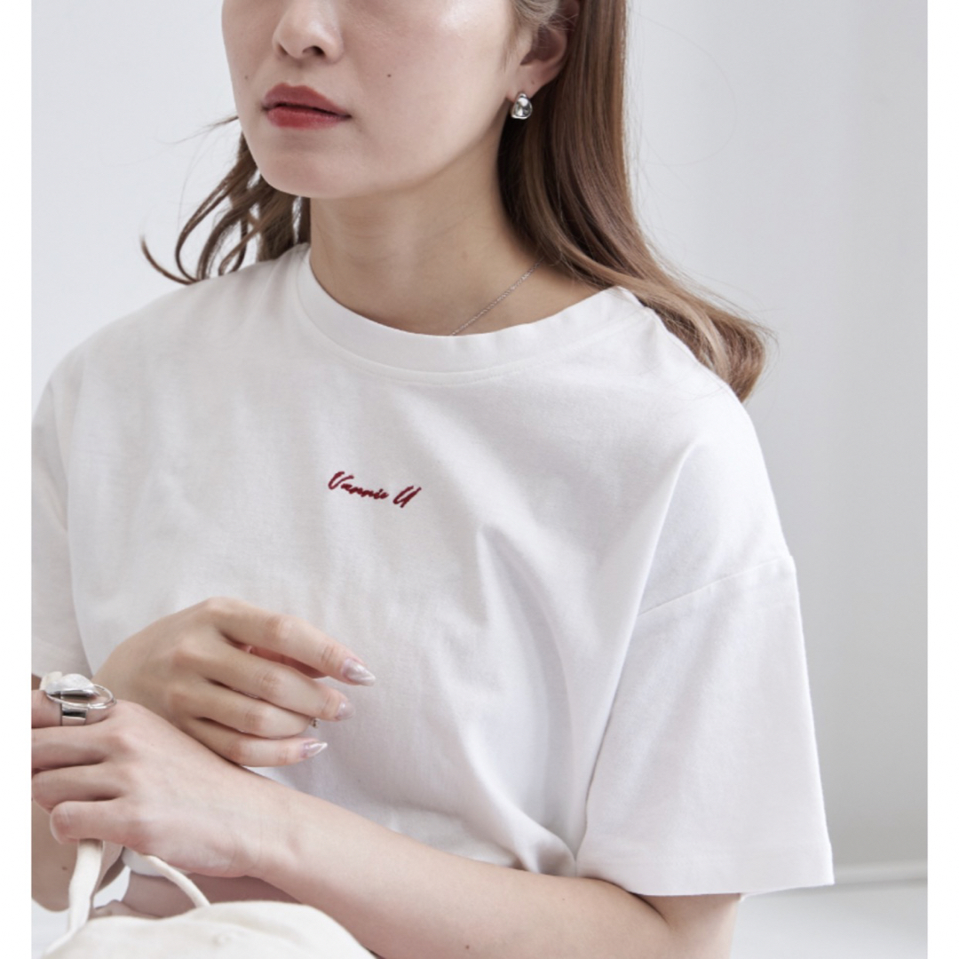 ZOZO(ゾゾ)のバニーユー　ニュアンスロゴTシャツ　レッド メンズのトップス(Tシャツ/カットソー(半袖/袖なし))の商品写真