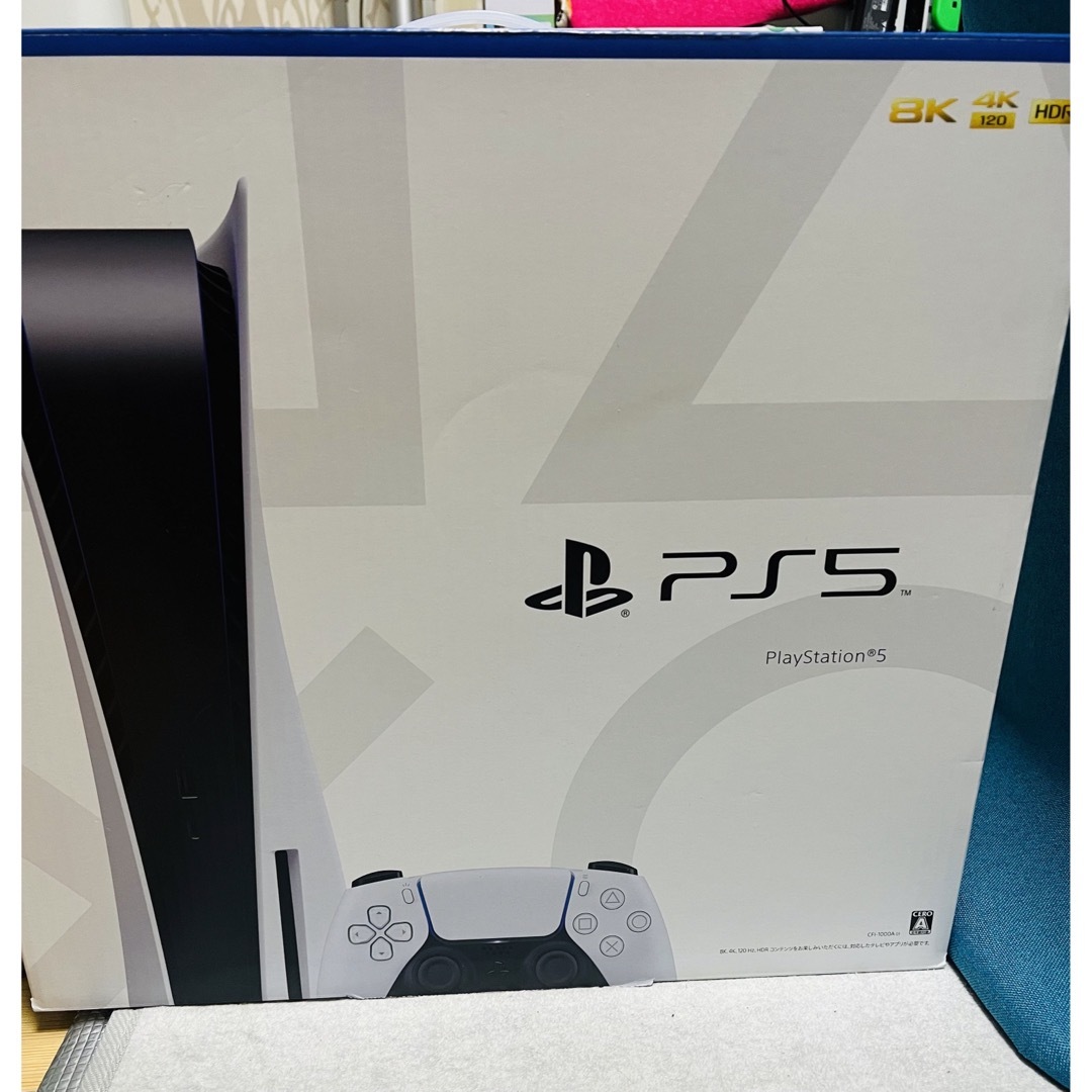 SONY(ソニー)の7/27迄の出品！超超美品！新品同様PS5完品！使用時間10時間前後のみ！ エンタメ/ホビーのゲームソフト/ゲーム機本体(家庭用ゲーム機本体)の商品写真