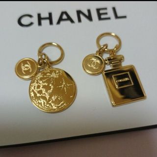 シャネル(CHANEL)の新品  シャネル ホリデー チャーム 【⠀2点セット 】 シャネル(チャーム)