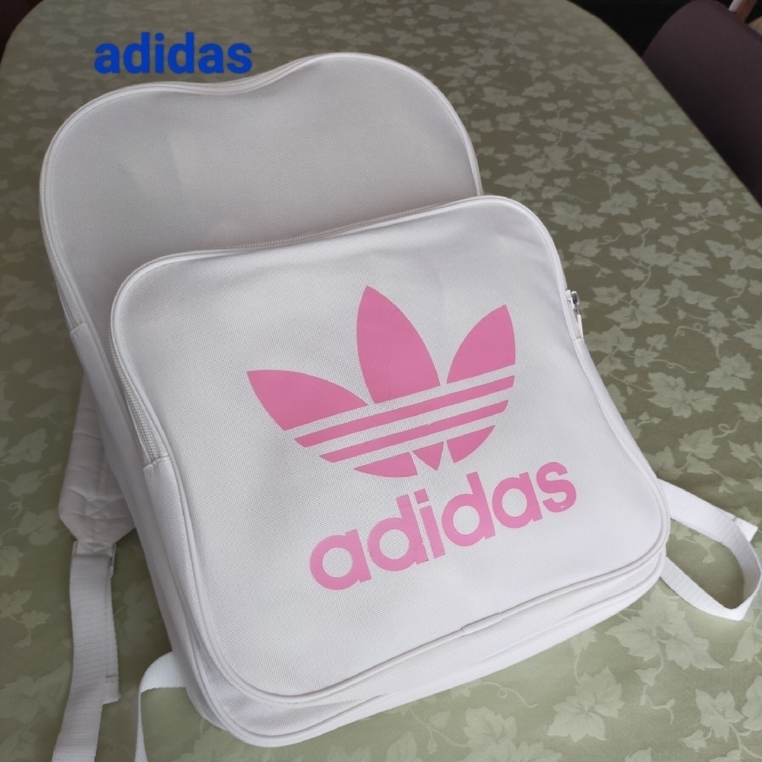 adidas(アディダス)のアディダスリュック ピンクロゴ レディースのバッグ(リュック/バックパック)の商品写真