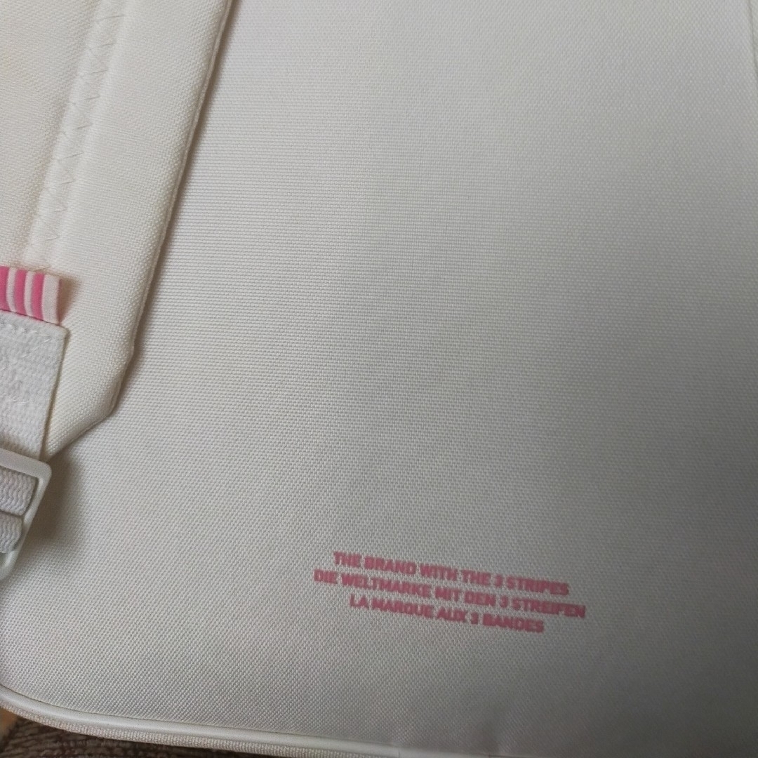 adidas(アディダス)のアディダスリュック ピンクロゴ レディースのバッグ(リュック/バックパック)の商品写真