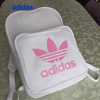 アディダス(adidas)のアディダスリュック ピンクロゴ(リュック/バックパック)