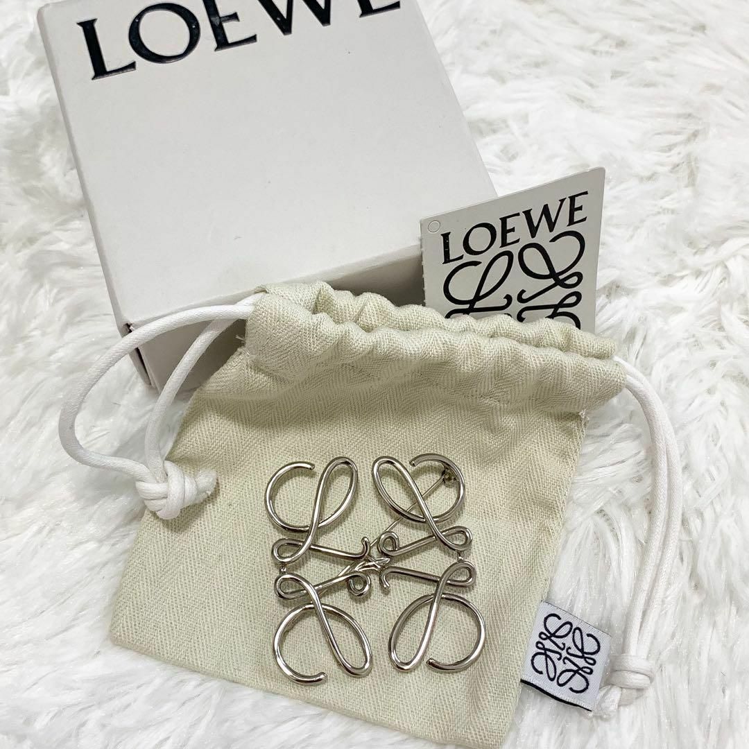 良品】LOEWE アナグラム シルバー ブローチ - ブローチ/コサージュ