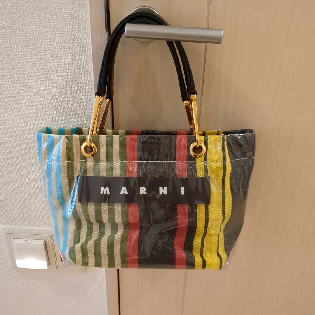 Marni(マルニ)のマルニ　グロッシーグリップ　ストライプバック レディースのバッグ(ハンドバッグ)の商品写真