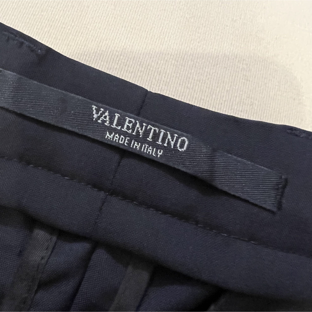 VALENTINO(ヴァレンティノ)のヴァレンティノ　VALENTINO スラックス　ウール100%　未使用 メンズのパンツ(スラックス)の商品写真