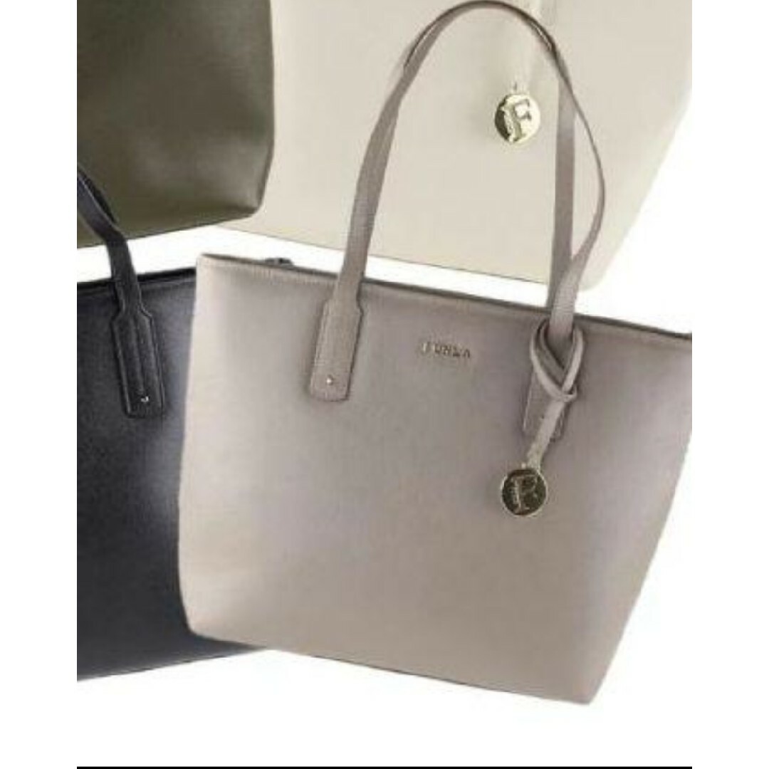 Furla(フルラ)のフルラ　ショルダーバッグ　グレージュ メンズのバッグ(ショルダーバッグ)の商品写真