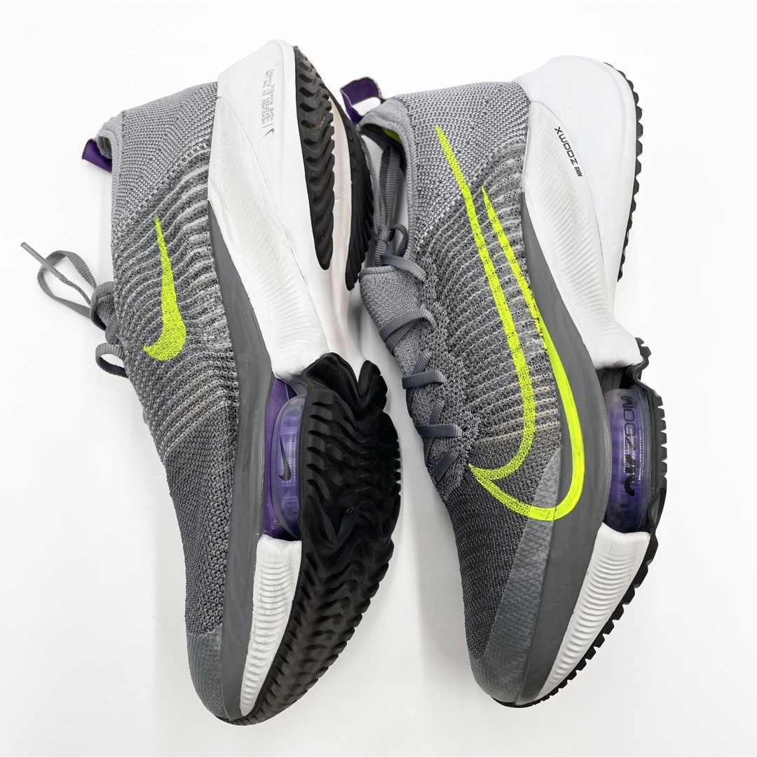 NIKE(ナイキ)のNIKE【極美品】ナイキ エア ズーム テンポ ネクスト％ 26.5cm グレー メンズの靴/シューズ(スニーカー)の商品写真