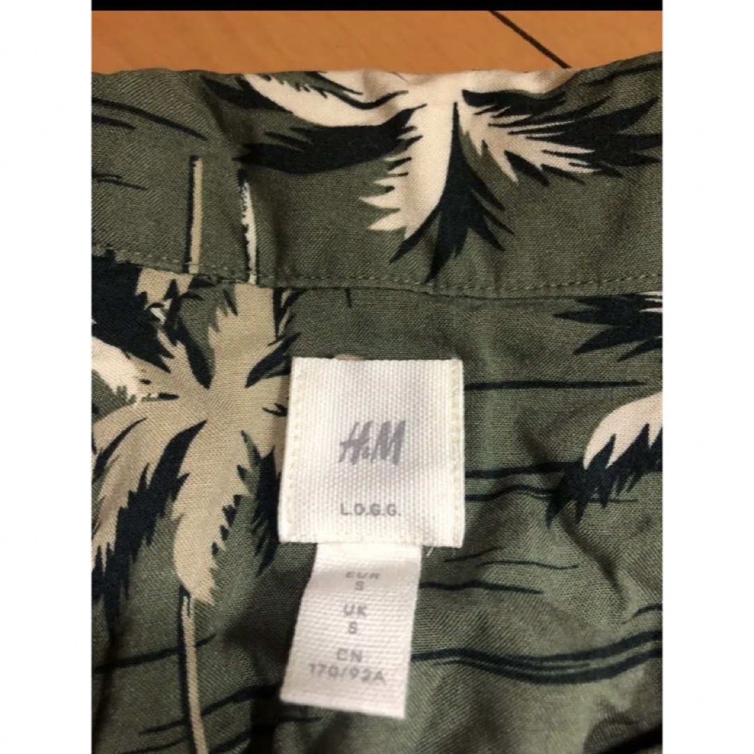 H&M(エイチアンドエム)のH&Mカーキアロハ メンズのトップス(シャツ)の商品写真