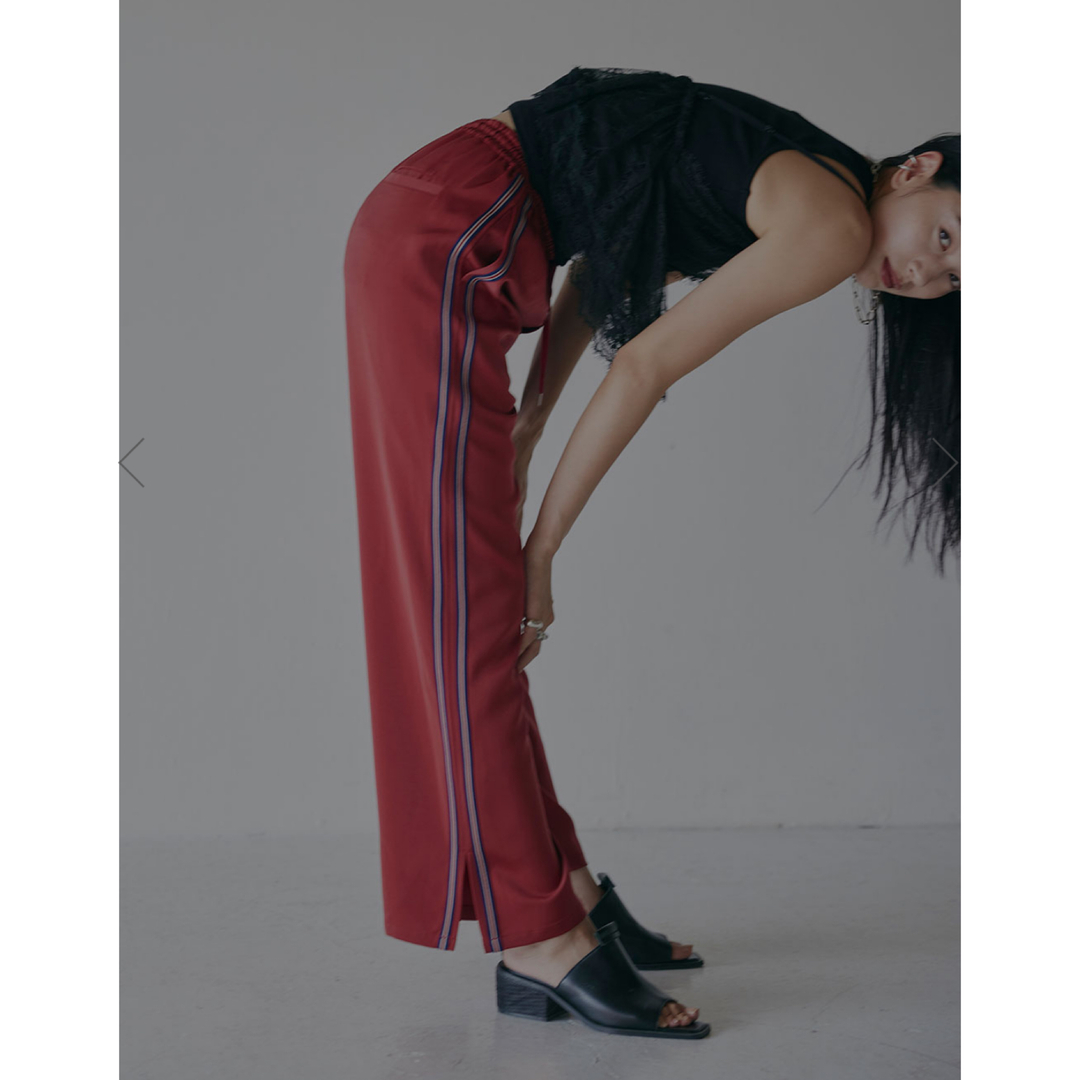 Ameri VINTAGE(アメリヴィンテージ)の新品タグ付き⭐︎ AMERI ⭐︎SIDE LINE FLARE PANTS レディースのパンツ(カジュアルパンツ)の商品写真