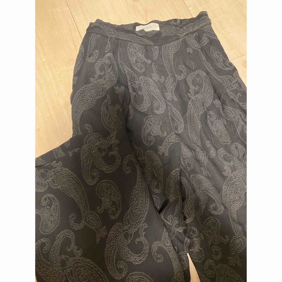 TODAYFUL＊Paisley Rough Pants ブラック レディースのパンツ(カジュアルパンツ)の商品写真