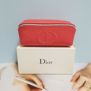 ディオール(Dior)の《新品》Dior　ディオール  スクエア　ノベルティ  ポーチ　ピンク色(ポーチ)