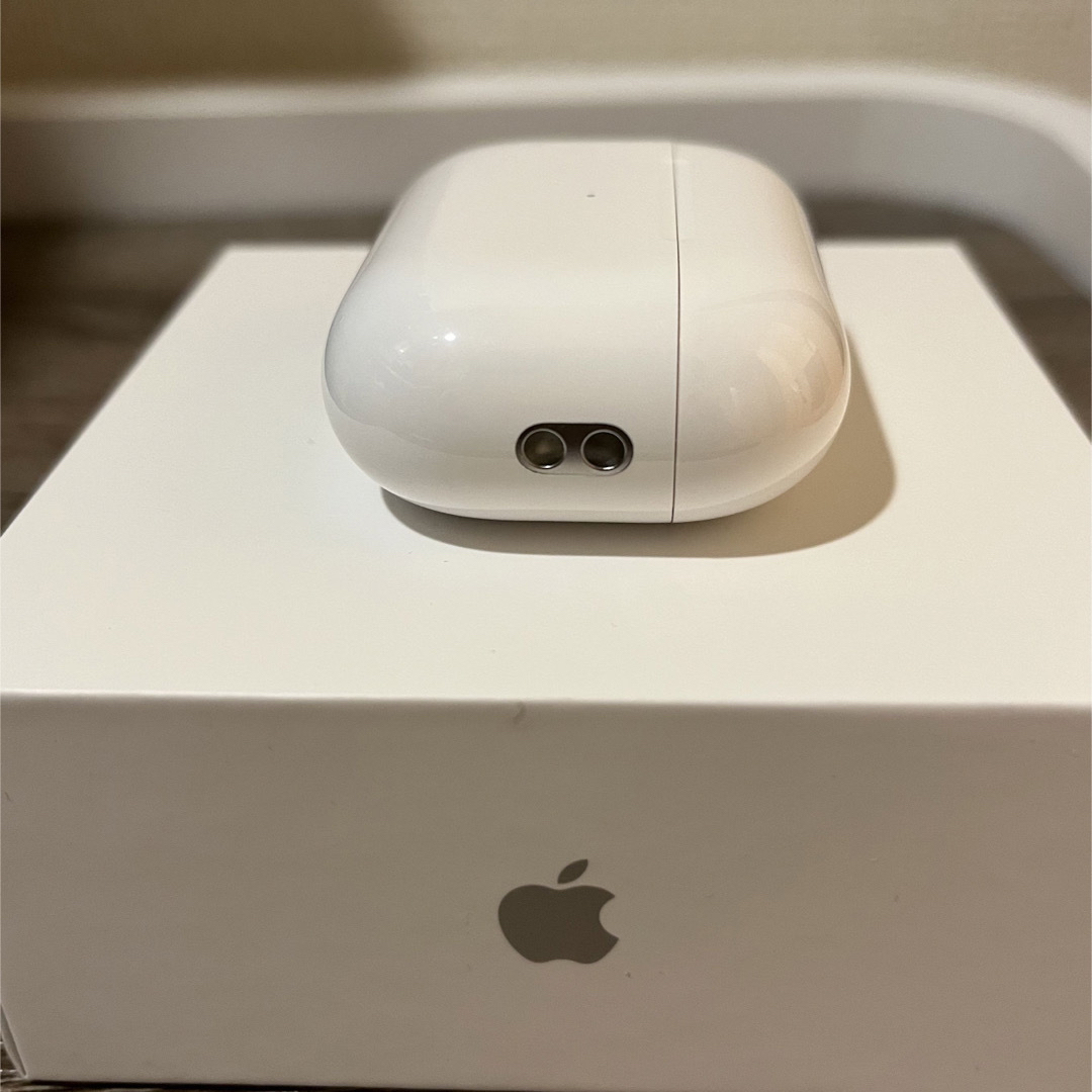 Apple(アップル)のAirPods Pro 第二世代 スマホ/家電/カメラのオーディオ機器(ヘッドフォン/イヤフォン)の商品写真