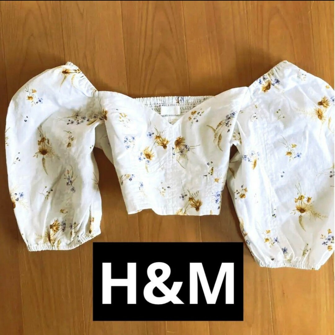 H&M(エイチアンドエム)のH&M パフスリーブ カットソー 花柄 レディースのトップス(カットソー(半袖/袖なし))の商品写真