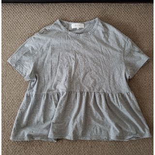 モガ(MOGA)の値下げ　モガ　グレー　ペプラム　Tシャツ　半袖　日本製(Tシャツ(半袖/袖なし))