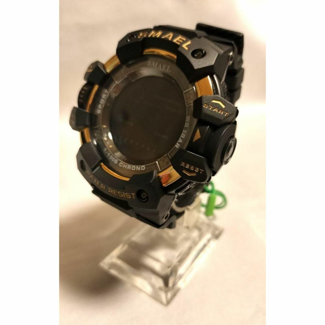SMAEL 8050 スポーツウォッチ（ブラック・ゴールド） メンズの時計(腕時計(デジタル))の商品写真
