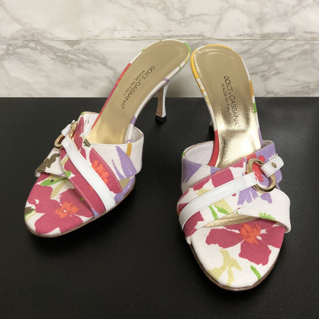 DOLCE&GABBANA(ドルチェアンドガッバーナ)の【極美品 04SS】DOLCE&GABBANA イラスト花柄ミュール/サンダル レディースの靴/シューズ(ミュール)の商品写真