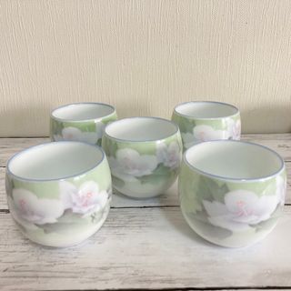 【未使用品】湯のみ 5客 セット 花　グリーン　箱なし(食器)