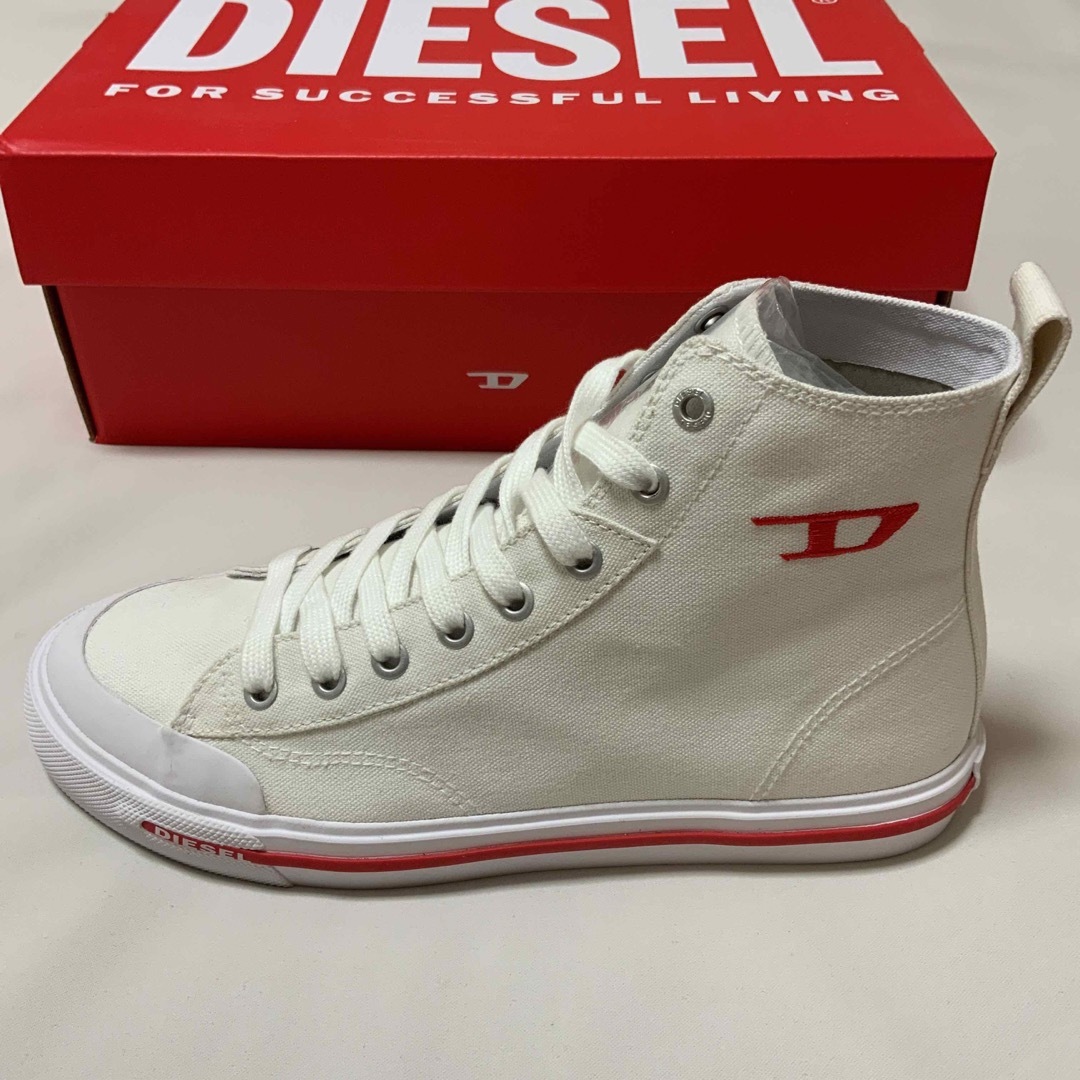 DIESEL(ディーゼル)の洗練されたデザイン　DIESEL　S-Athos Mid　ホワイト　25.5cm メンズの靴/シューズ(スニーカー)の商品写真