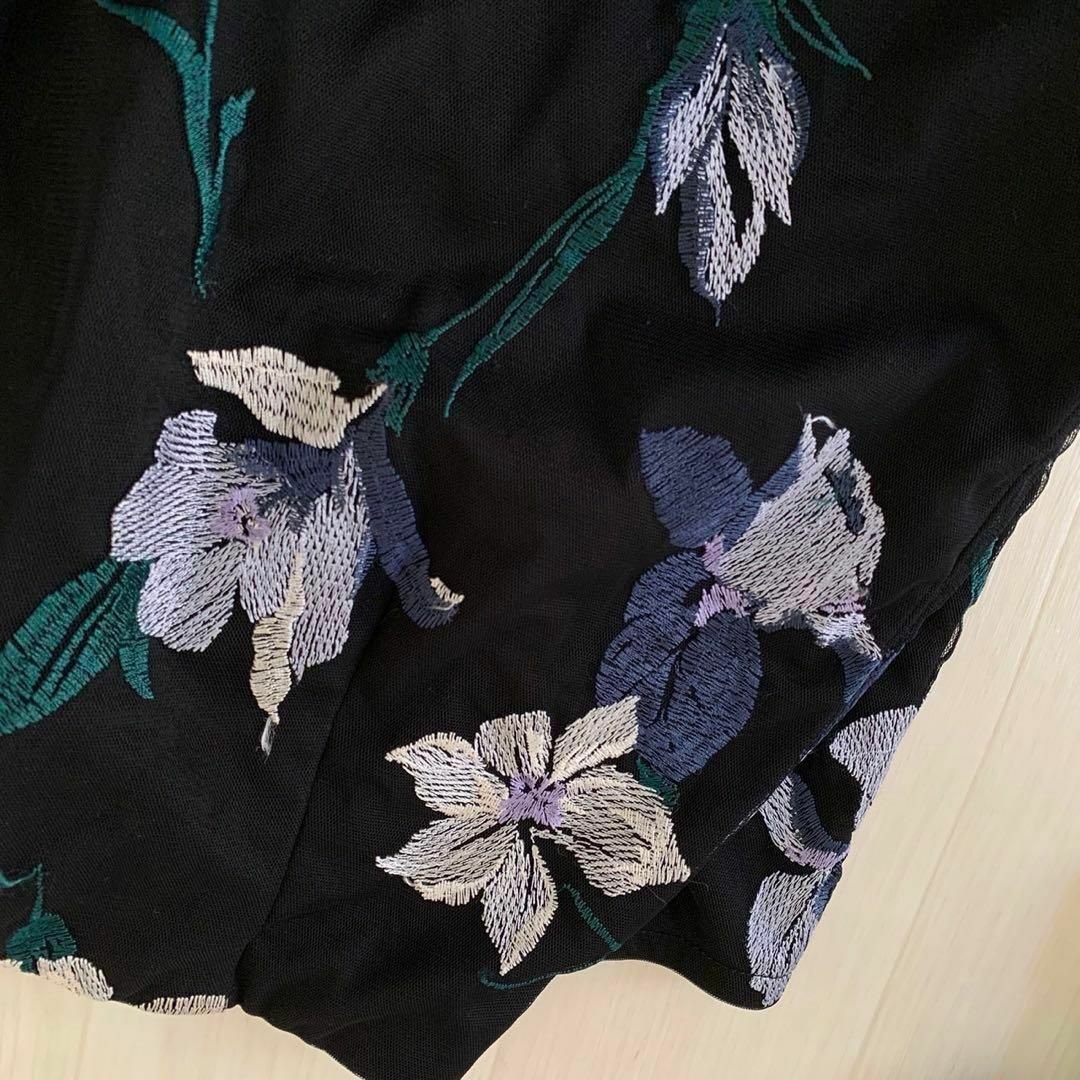 rienda(リエンダ)のrienda リエンダ　お花刺繍スカート　春　刺繍スカート　膝下スカート レディースのスカート(ロングスカート)の商品写真