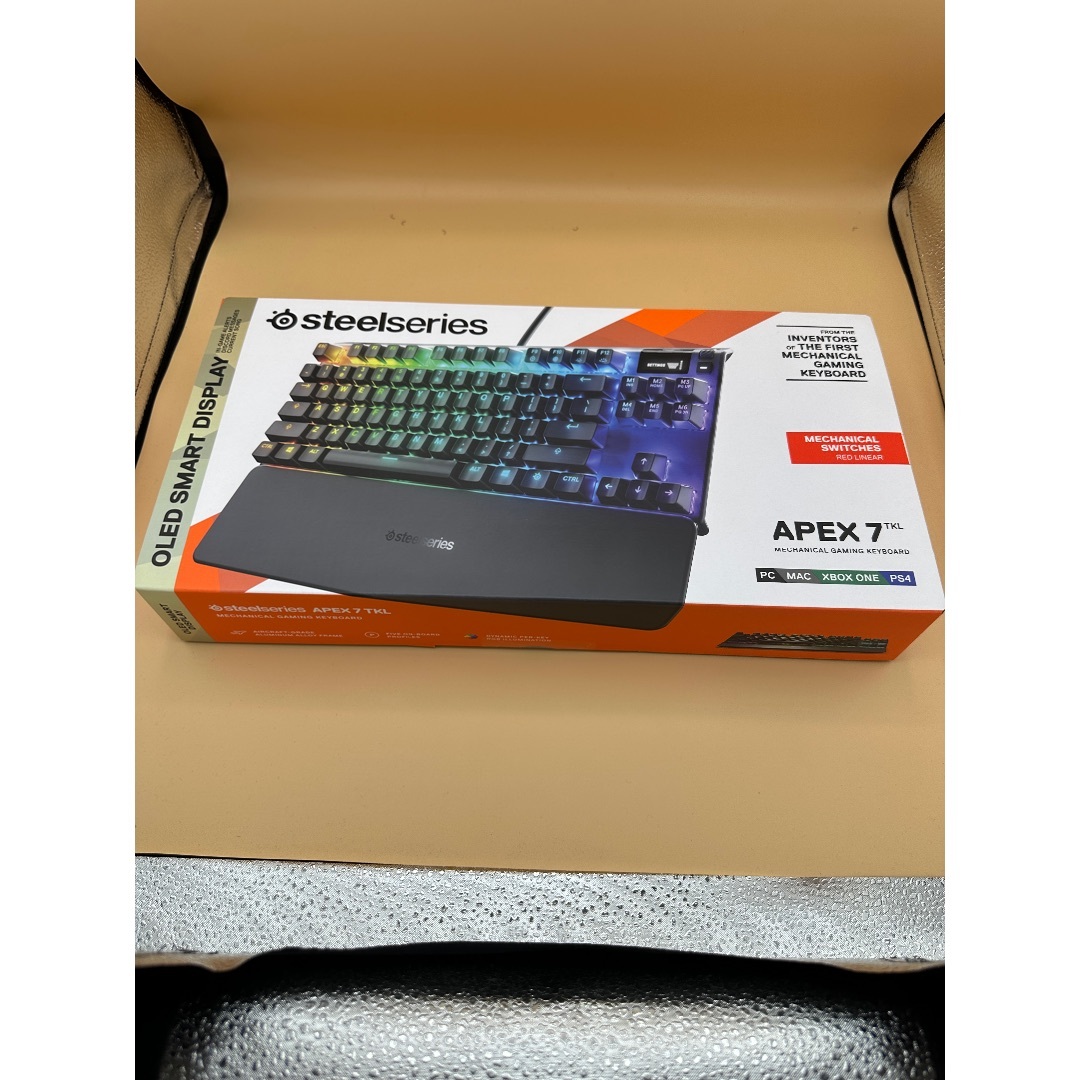 PC周辺機器【国内正規品】APEX 7 RED 　※値下げ交渉ご勘弁ください