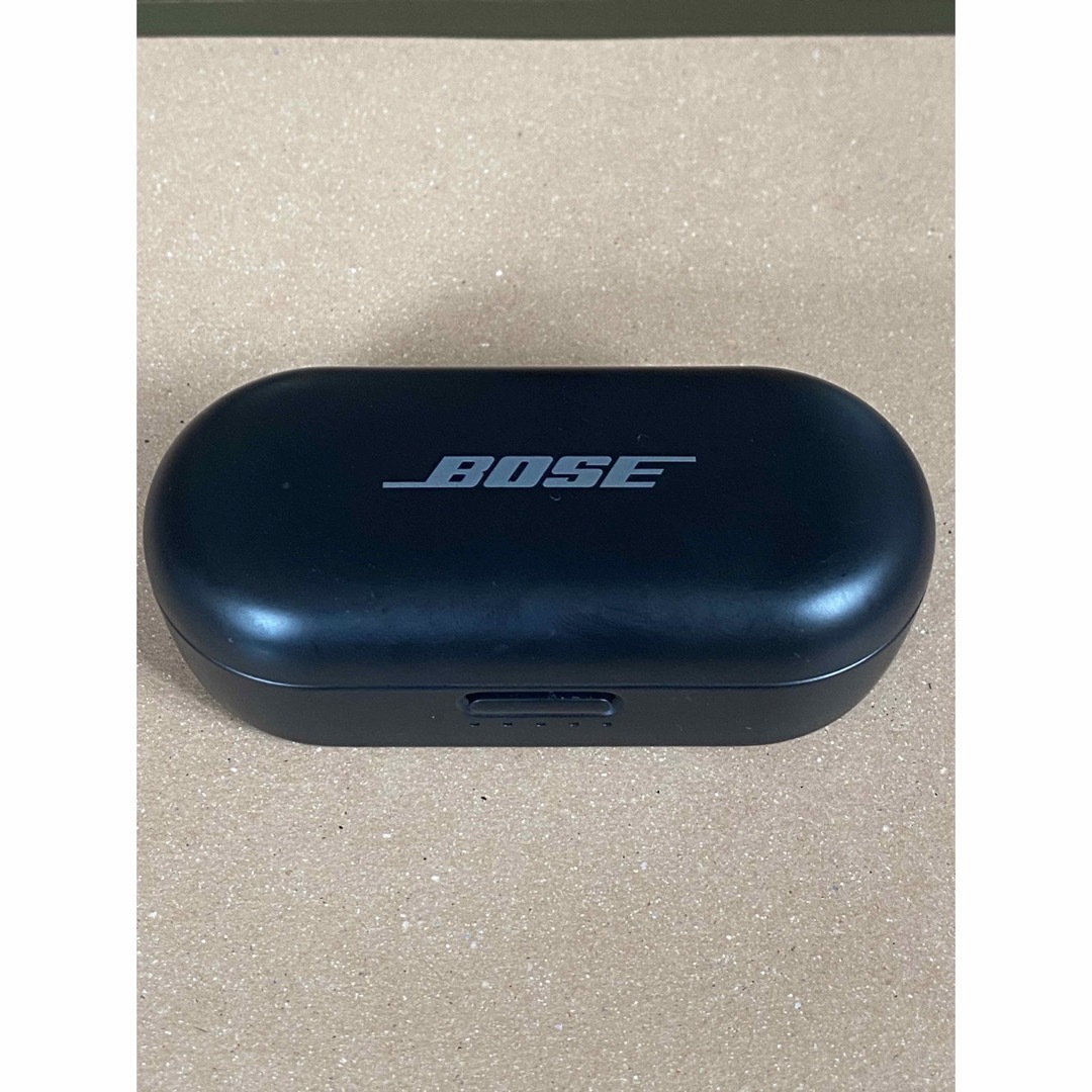 BOSE(ボーズ)のジャンク扱いBOSE Sport Earbuds   スマホ/家電/カメラのオーディオ機器(ヘッドフォン/イヤフォン)の商品写真