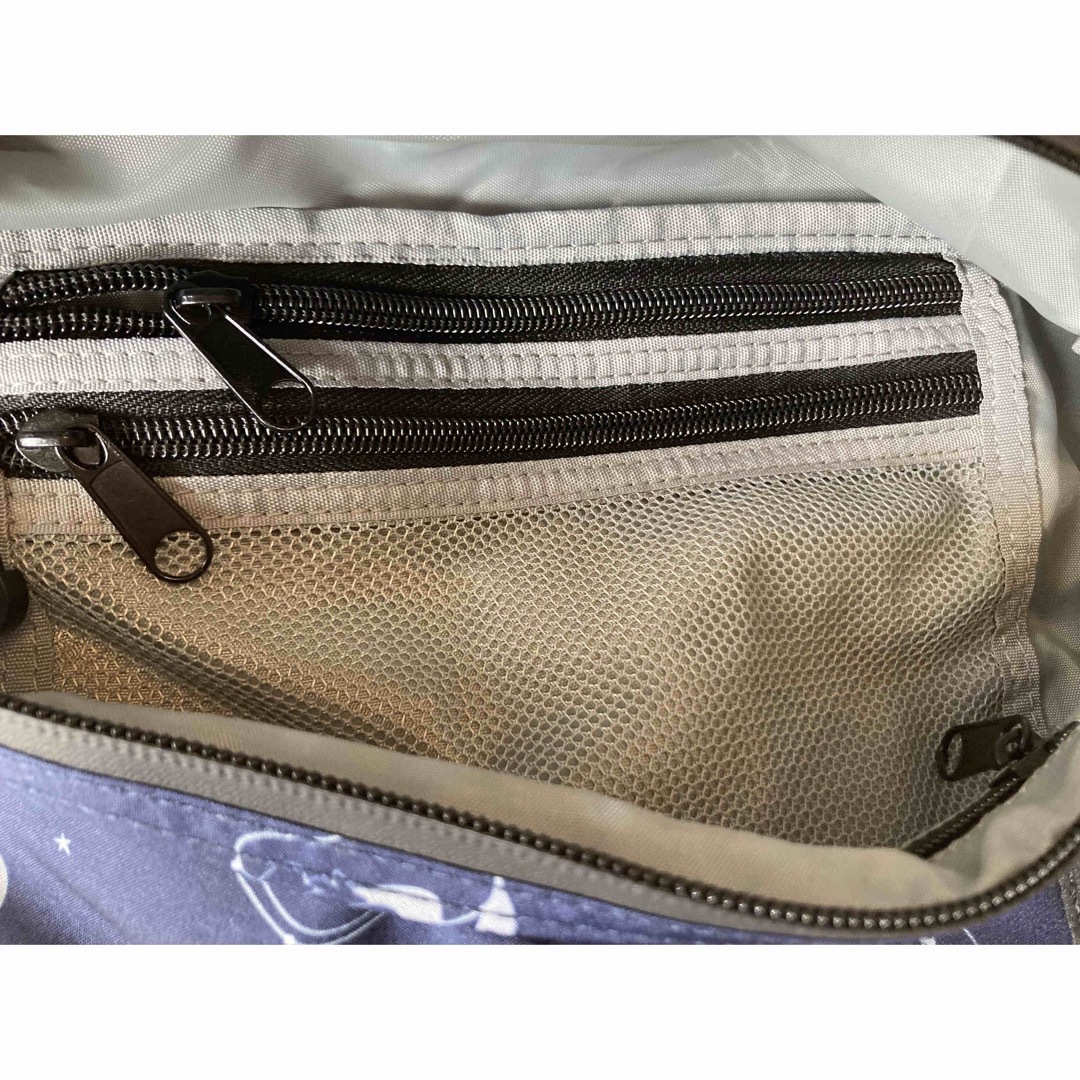 KiU(キウ)の美品キウ Kiu ✖️ディズニーk84 Water Proof Body Bag レディースのバッグ(ボディバッグ/ウエストポーチ)の商品写真