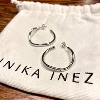 ANNIKA INEZ - 【お盆休み限定値下げ】ANNIKA INEZ WAVE HOOPS Pierce