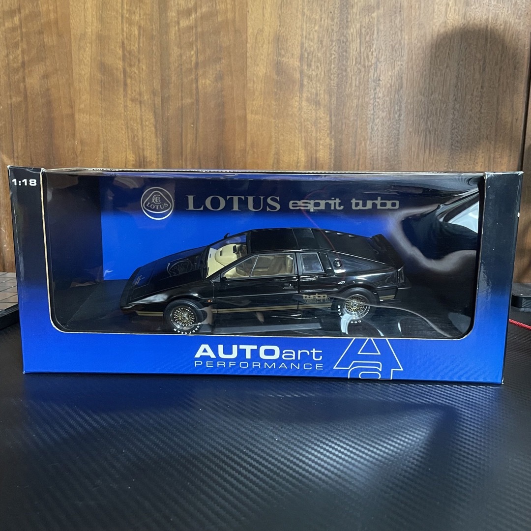 AUTOart - 絶版未展示品 オートアート 1/18 ロータス エスプリ ターボ