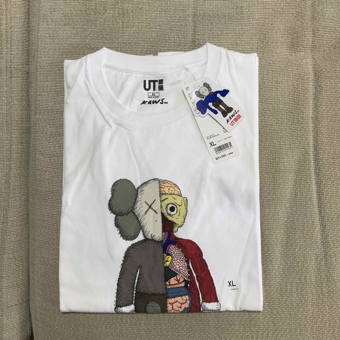 新品タグ付き UNIQLO ユニクロ KAWS カウズ Tシャツ XLサイズ