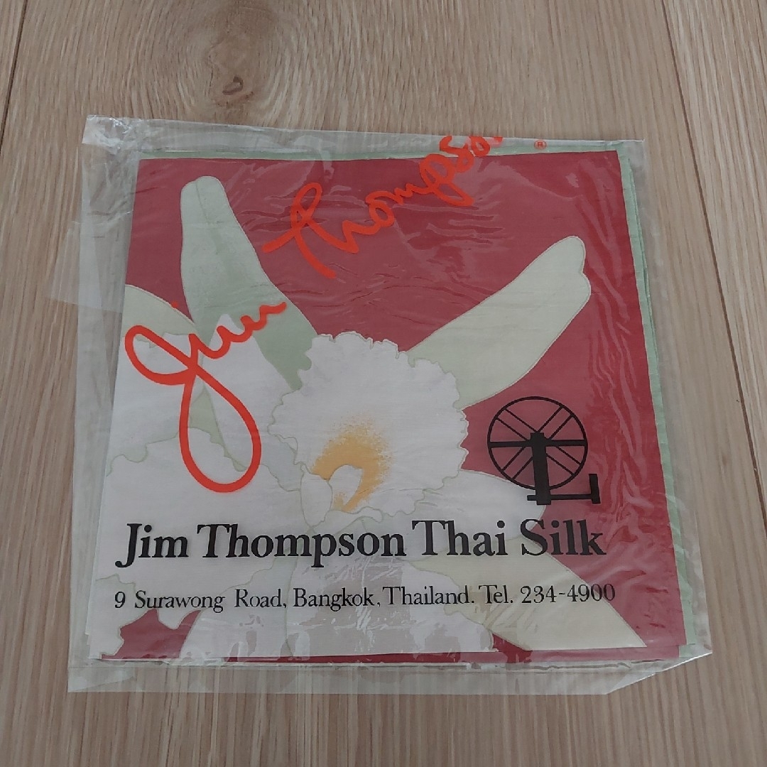 Jim Thompson(ジムトンプソン)の【新品未使用】ジムトンプソン Jim Thompson シルクハンカチ レディースのファッション小物(ハンカチ)の商品写真